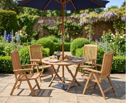Suffolk Round 1.2m Table & 4 Cheltenham Reclining Chairs