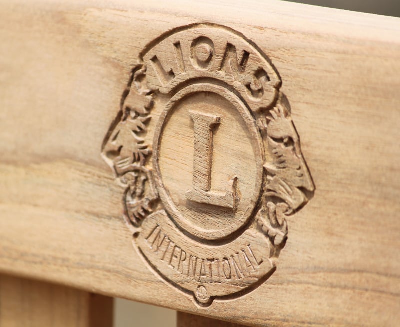 personalised memorial benches